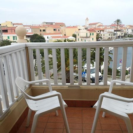 Lina Hotel Stintino Exterior foto