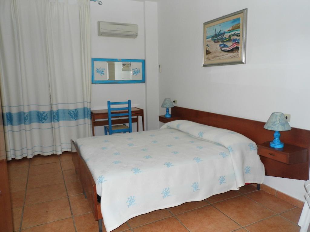 Lina Hotel Stintino Cameră foto