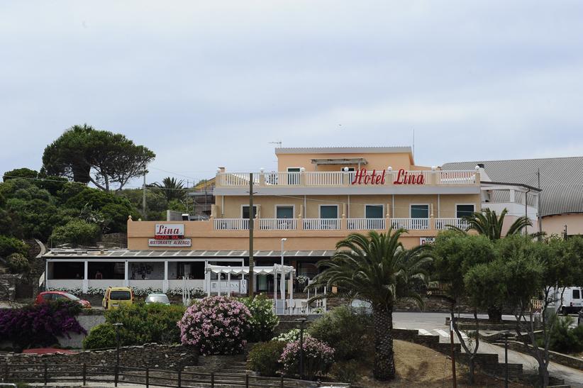 Lina Hotel Stintino Exterior foto